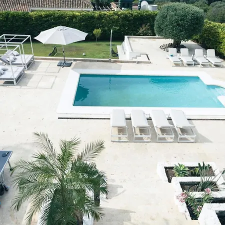 Large 5 Bedroom With Heated Pool + Sea Views فيلة *