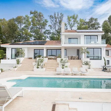 Large 5 Bedroom With Heated Pool + Sea Views ヴィラ マルベーリャ
